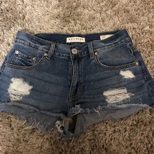 Bullhead Jean slouchy fit shorts size 7